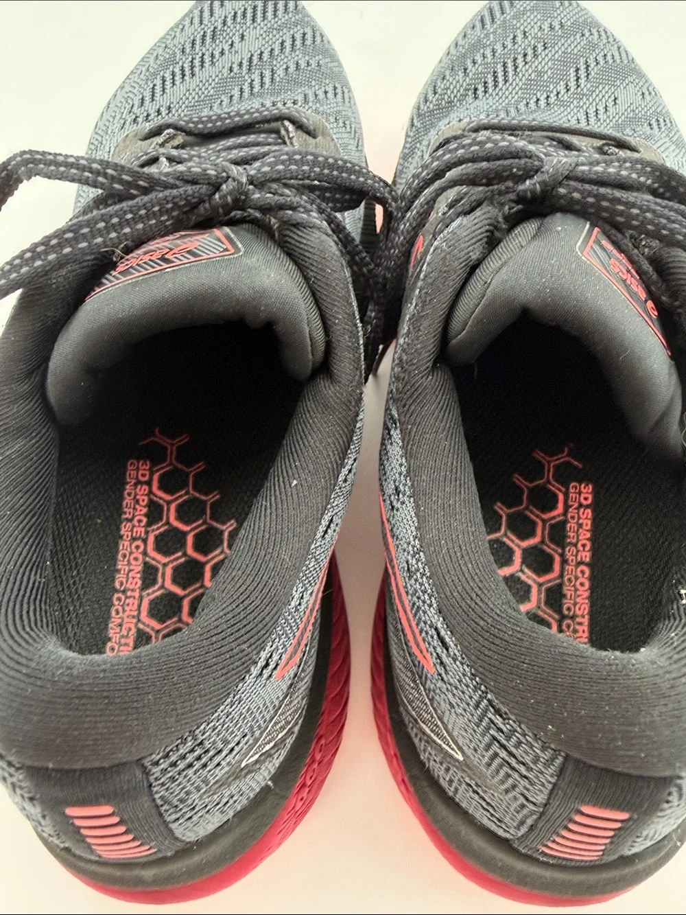 ASICS GT-2000 10 Women's Size 7 Black / Red Gore-Tex Waterproof Running Sneakers